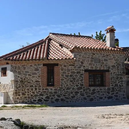 El Balcon De Piedrahita Holiday home
