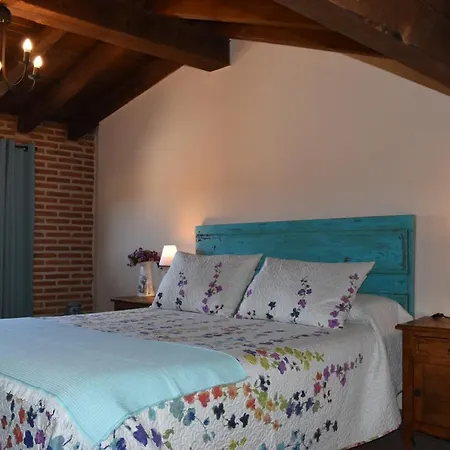 El Balcon De Piedrahita Holiday home *